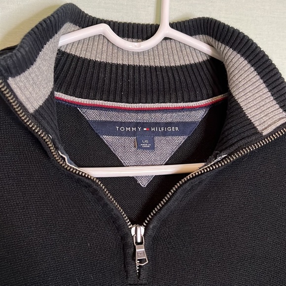 Tommy Hilfiger Large Black Zip Up Collar Sweater - Picture 2 of 3